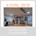 Ouverture du showroom, le 6 avril 2019. Présentoirs présentant des produits de ventilation solaire.