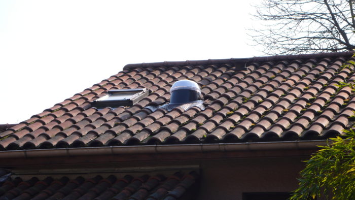 Puits de lumière et conduit de lumière installés 